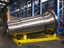 Welle auf Ständer in der Walzengießerei Coswig