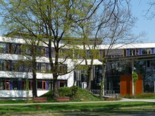 Rathaus Coswig im Frühling