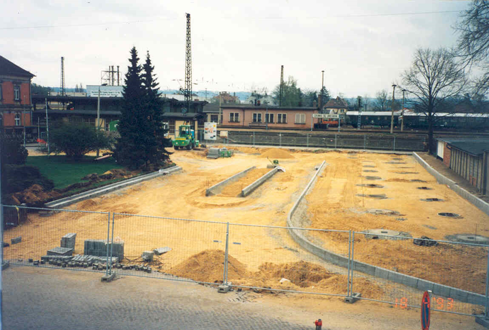 Bau des Bahnhofsvorplatzes