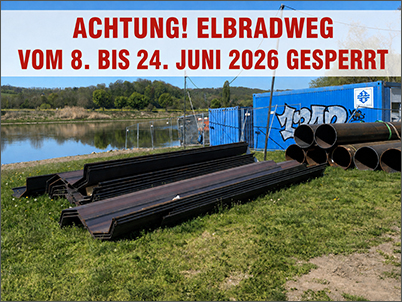 Baumaterial liegt an der Elbe.