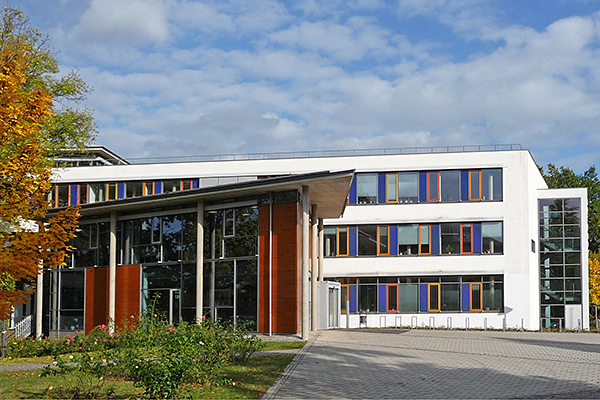Rathaus Coswig im Herbst