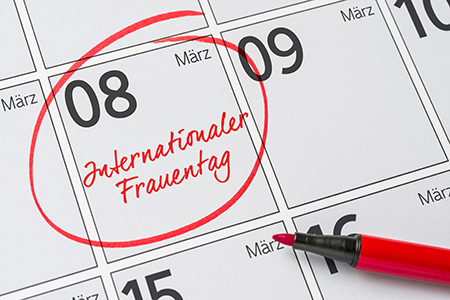 Ausschnitt aus Kalender mit Eintrag am 8. März "Internationaler Frauentag"