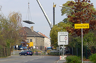 Symbolfoto Straßenbaustelle – Umleitungsschilder vor Baustelle