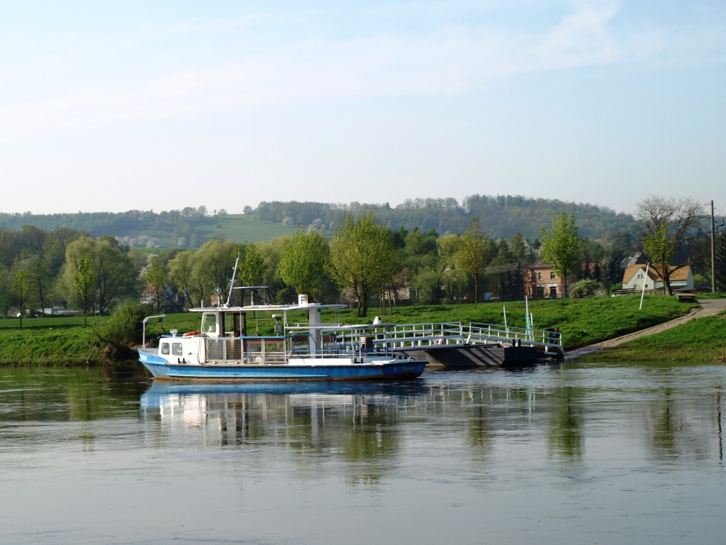 Coswiger Fähre am Bootssteg